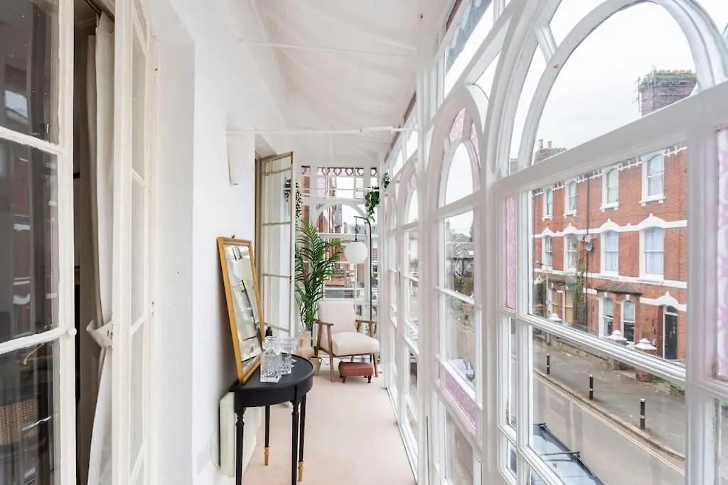 Beautiful City Centre Flat With Free Parking Exeter Apartment